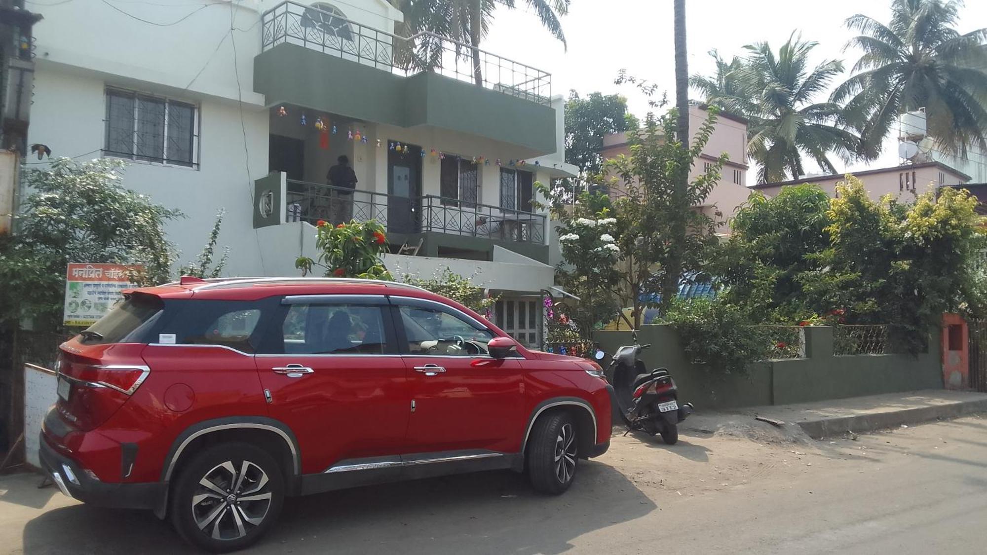 Swanky Sojourns With 1t Ac Bedroom
